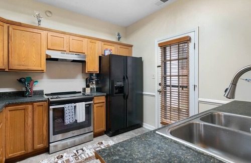 Prosperity Church Road House | Cozy 4B/2.5B University Home King Beds Jacuzzi