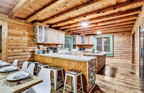 Florahome Cabin | Cozy 4BR Cabin with pool, BBQ