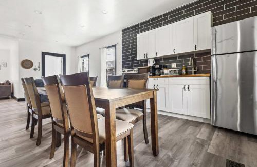 Downtown Niagara Falls House | Cozy 4BR Home in Heart of Niagara Falls