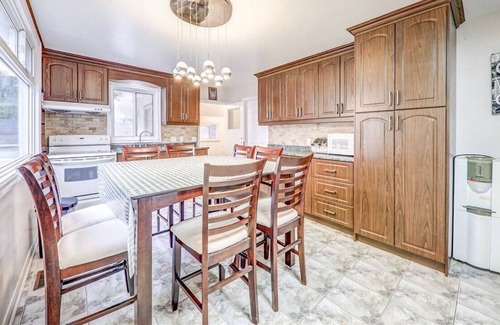 Kirkfield Cottage | cozy 5br waterfront cottage kirfield,hotub