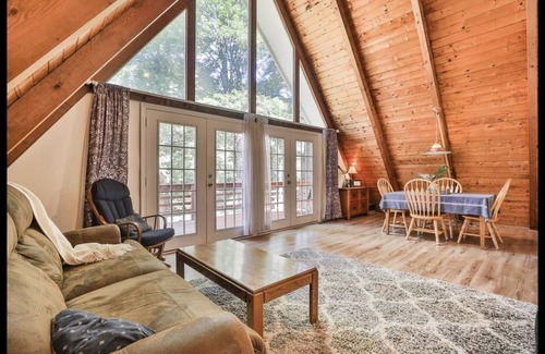 Locke Lake Colony House | Cozy A-frame. Walk to lake. Skiing, snowmobiling, ice fishing. Gunstock Mtn.