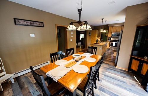 Lake George House | Cozy Adirondack Lodge in Lake George