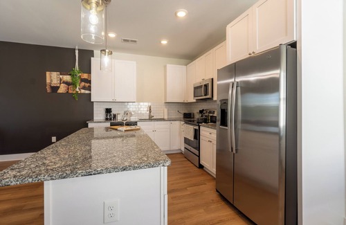Wilmington Apartment | Cozy Airbnb in Wilmington! Enjoy this charming space with modern amenities, close to downtown, beach