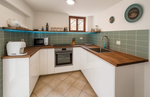 La Pietraia Apartment | Cozy Alghero Getaway - walk to the beach & relax on the patio