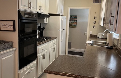 Chico House | Cozy All Hardwood Home w private POOL in Chico, Ca.