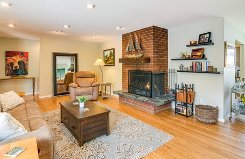 Turnagain House | Cozy Anchorage Rental w/ Yard: 3 Mi to Downtown!