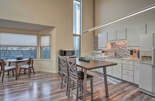 South Addition Apartment | Cozy Anchorage Retreat - Near Hiking & Dtwn!