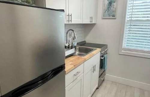 Mango Groves Apartment | Cozy and Bright Beach Retreat