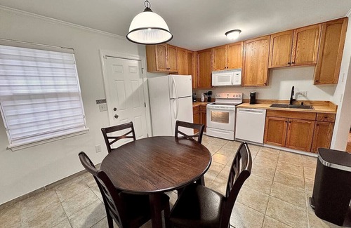 Burton Apartment | Cozy And Centrally Pet Friendly