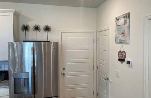 Commerce City House | Cozy and cheerful family-sized home 12mins from DIA