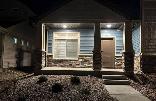Commerce City House | Cozy and cheerful family-sized home 12mins from DIA