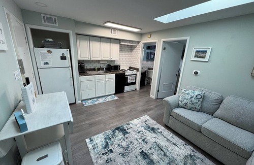 North End Condo | Cozy and Clean Boardwalk/Beach Block Condo with Parking and Pool