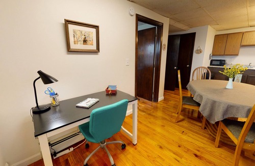 Weeks Mills House | Cozy and comfortable lakefront duplex with swimming dock & WiFi - dogs welcome