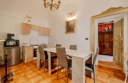 Historic Centre Apartment | Cozy and elegant apartment that can accommodate up to 4 people, located in city center, a 13 minute walk from Porta Nuova railway and metro station, and 10 minutes walk from Piazza Vittorio Veneto, Valentino Park and the renowned Via Lagrange, an ideal s