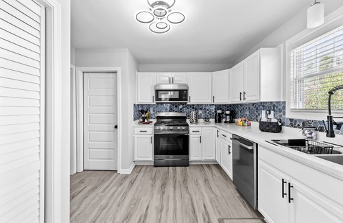 High Point House | Cozy and Modern in the Heart of it all