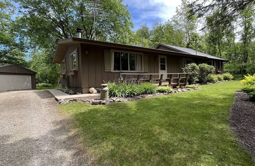 Sturgeon Bay House | Cozy and Quiet Door County Cottage minutes from Sturgeon Bay