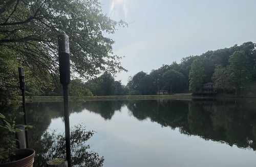 Franklin Cottage | Cozy and Romantic Lake Front Cottage perfect to use for a Get Away or Honeymoon!