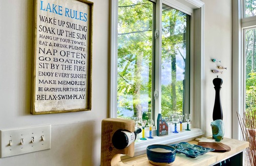 Perrysville Cottage | Cozy and Serene Two Bedroom Cottage on the Lake