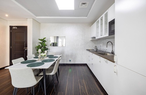 Discovery Gardens Apartment | Cozy and spacious apartment- 5min walk to metro