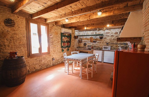 Nanto House | Cozy and spacious house - Family comfort and relaxation, pets welcome!