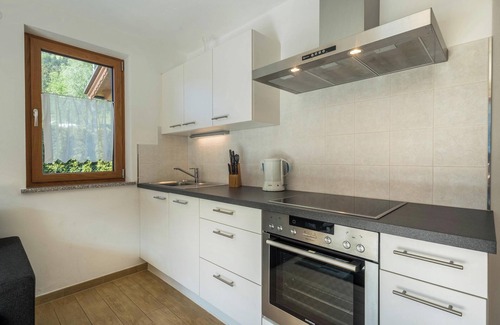 San Martino in Passiria Apartment | Cozy Apartment “Pfandlerhof Grün” with Mountain View, Wi-Fi, Balcony & Garden