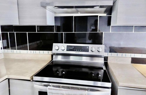 Francois-Perrault Apartment | Cozy apartment - 2 minutes walk to Metro D’ilberville