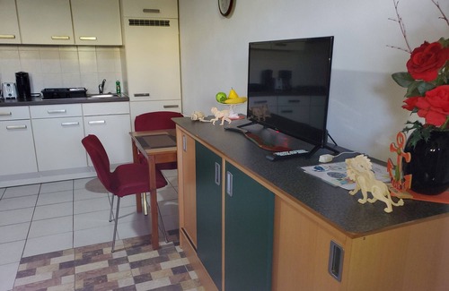 Punto de Oro Condo | Cozy Apartment 2 Romantic Pool in Tropical Oasis Resort HappyDays Aruba