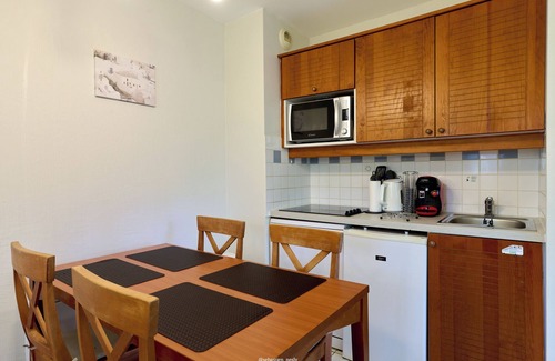 Maubuisson Apartment | Cozy apartment between lake and ocean – Terrace & shared pool in Carcans-Maubuisson