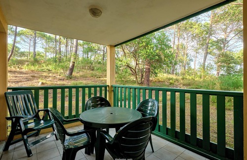 Maubuisson Apartment | Cozy apartment between lake and ocean – Terrace & shared pool in Carcans-Maubuisson