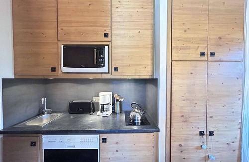 Meribel Apartment | Cozy Apartment by the Slopes - Sleeps 4, Balcony, WiFi, Near Shops & Restaurants