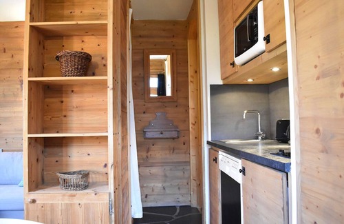 Meribel Apartment | Cozy Apartment by the Slopes - Sleeps 4, Balcony, WiFi, Near Shops & Restaurants