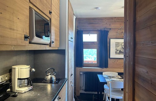 Meribel Apartment | Cozy Apartment by the Slopes - Sleeps 4, Balcony, WiFi, Near Shops & Restaurants