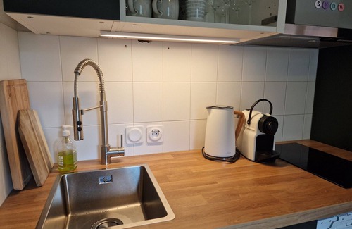 Les Bruyeres Apartment | Cozy apartment for 6, ski-in/ski-out with balcony and WiFi