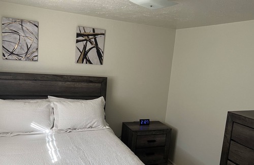 Deming Apartment | Cozy apartment in a quiet area with covered parking. Gulf course close.