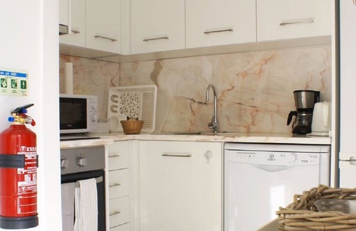 Alfama Apartment | Cozy Apartment in Anjos | Maria da Fonte | Terrace