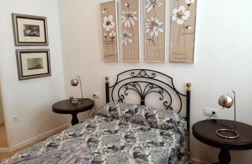 Old Town Apartment | Cozy Apartment in Cádiz with Terrace