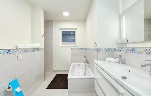 Eckernfoerde Apartment | Cozy Apartment In Eckernförde