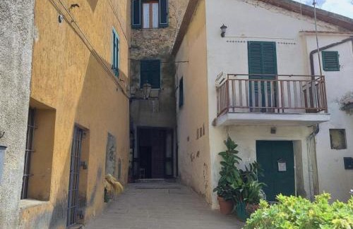 Giuncarico Apartment | Cozy apartment in Gavorrano