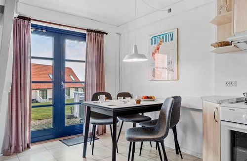 Gudhjem Apartment | Cozy apartment in Gudhjem with sauna