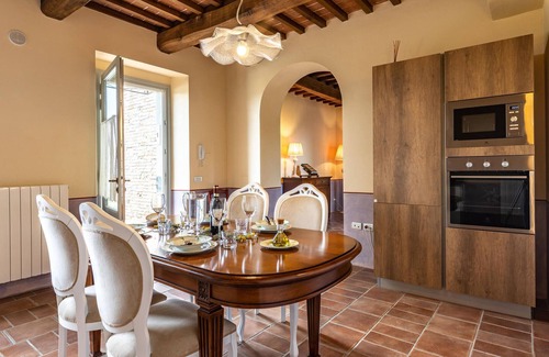 Lari Apartment | Cozy apartment in Lari with WiFi