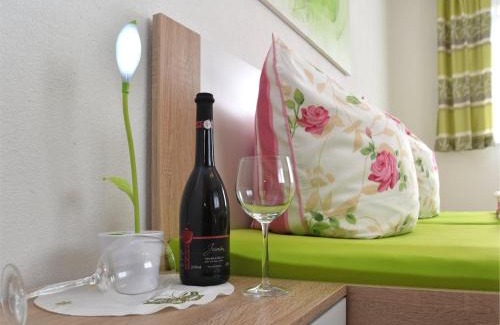 Lichtenhain Apartment | Cozy Apartment in Lichtenhain Germany With Garden
