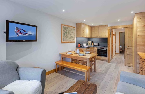 Meribel Centre Apartment | Cozy apartment in Méribel Center with balcony and parking