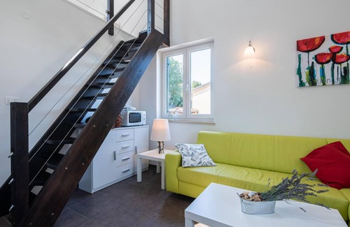 Porozina Apartment | Cozy apartment in Porozina with WiFi