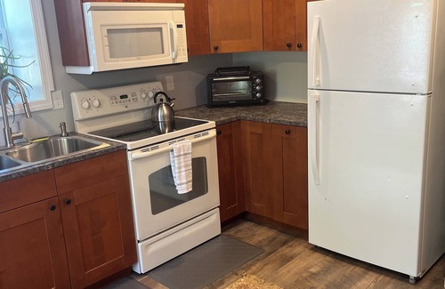 Mansfield Apartment | Cozy apartment in quiet setting that is very convenient to UConn and ECSU.