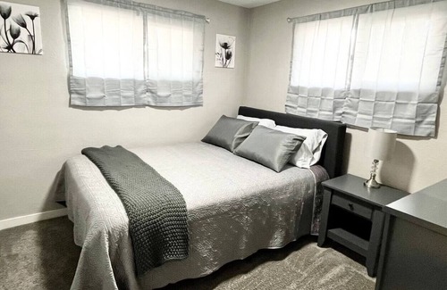Cole Apartment | Cozy Apartment in Rhino Art District near Downtown