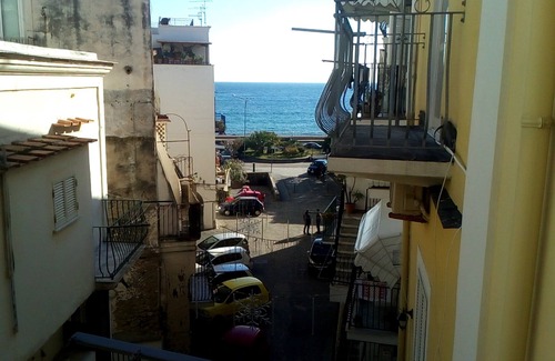 Ischia Porto Apartment | Cozy apartment in the heart of the historic center of Ischia Ponte 8 places