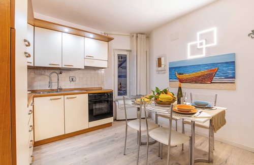 Riomaggiore Apartment | Cozy Apartment Nel borgo antico - quiet and central. LGBTQ+ friendly!