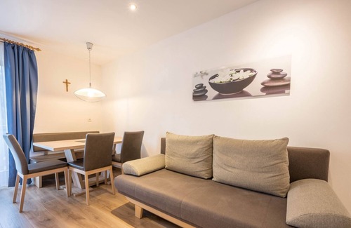 Mareta Apartment | Cozy Apartment Orchidee with Mountain View, Wi-Fi, Sauna, Terrace & Balcony; Parking Available