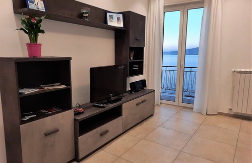 Vico Equense Apartment | Cozy apartment overlooking Veusvius - Free parking - Family Friendly