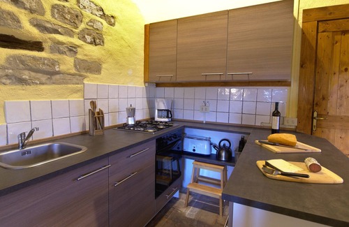 Cupramontana Cottage | Cozy apartment with swimming pool , in the Italian countryside.